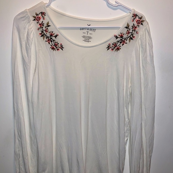 American Eagle Outfitters Tops - American Eagle Soft & Sexy Long Sleeve Tee